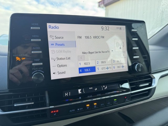 Certified 2021 Toyota Sienna XLE image 3