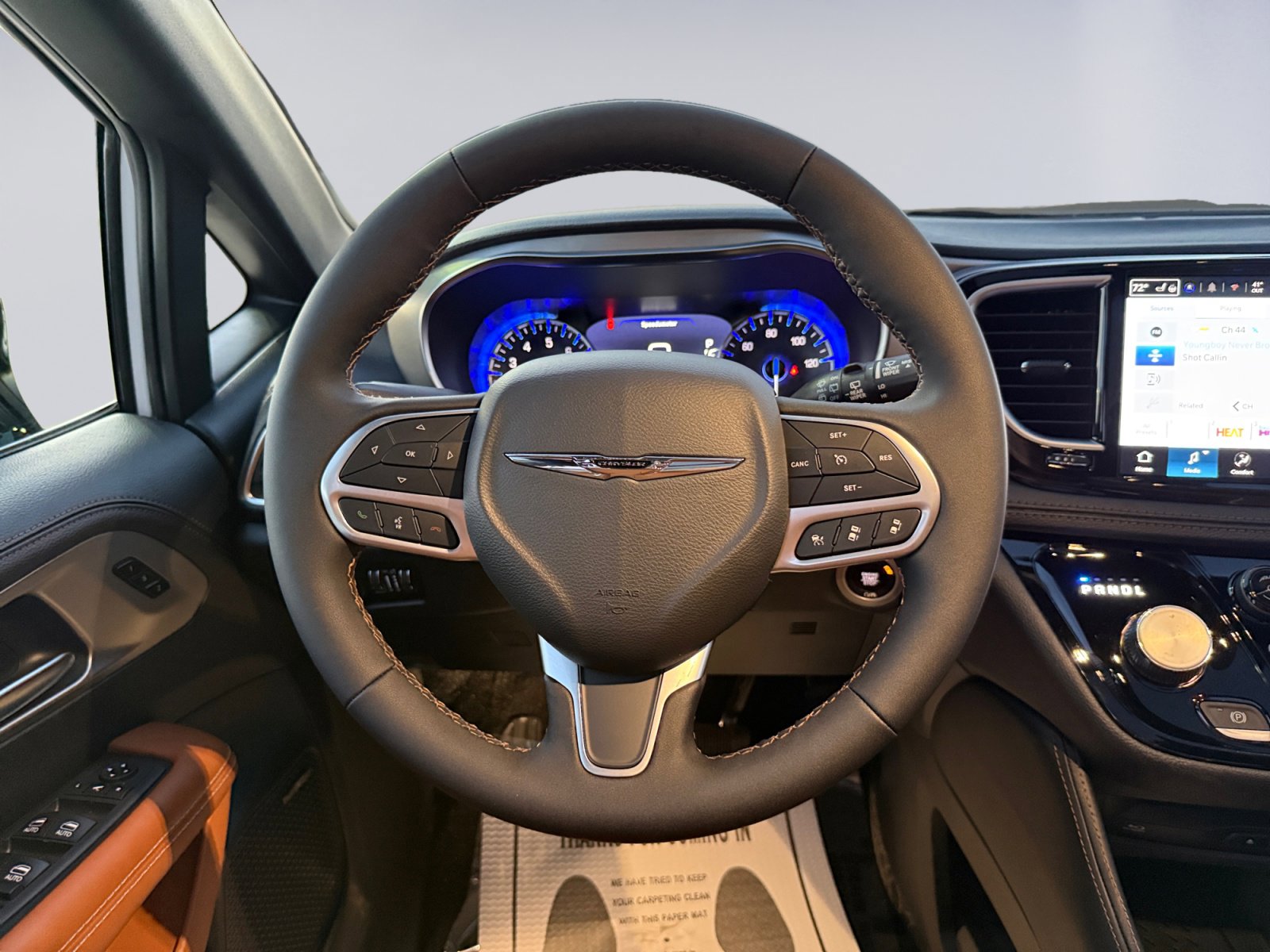 New 2026 Chrysler Pacifica Pinnacle image 12