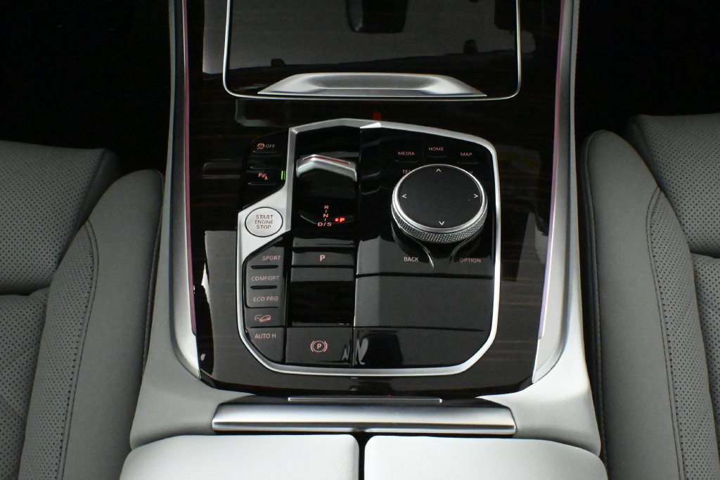 Used 2026 BMW X5 xDrive40i AWD/4WD image 25