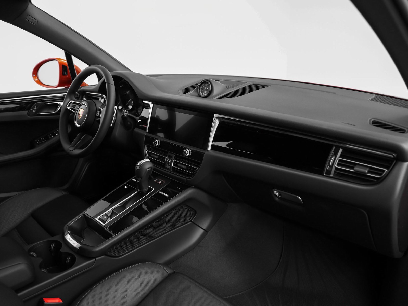 Certified 2025 Porsche Macan image 22