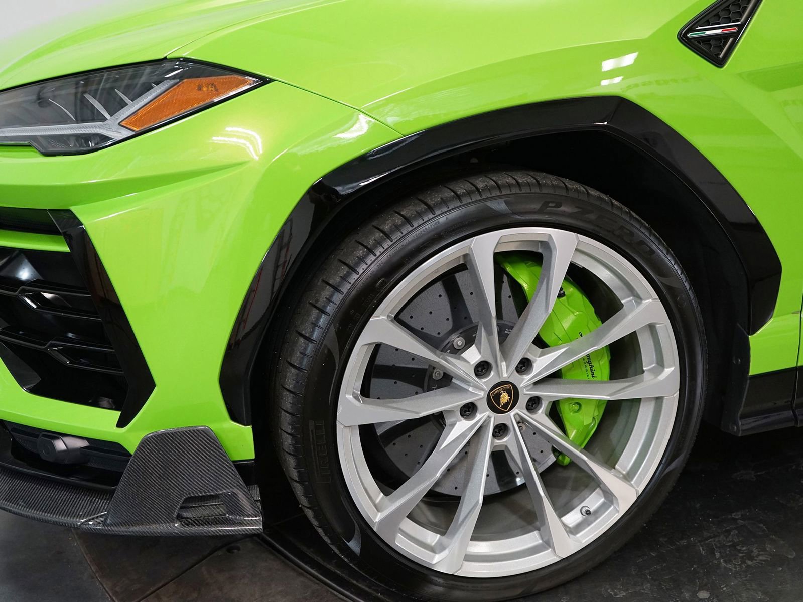 Used 2022 Lamborghini Urus image 9