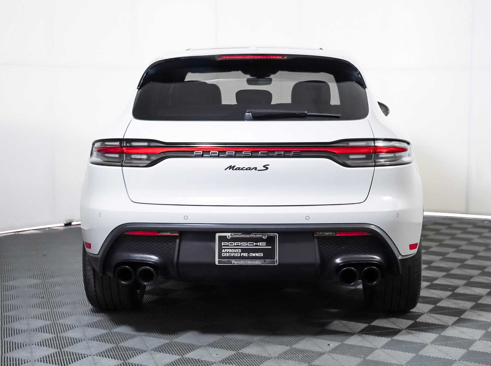 Certified 2022 Porsche Macan S w/ Premium Package Plus image 11