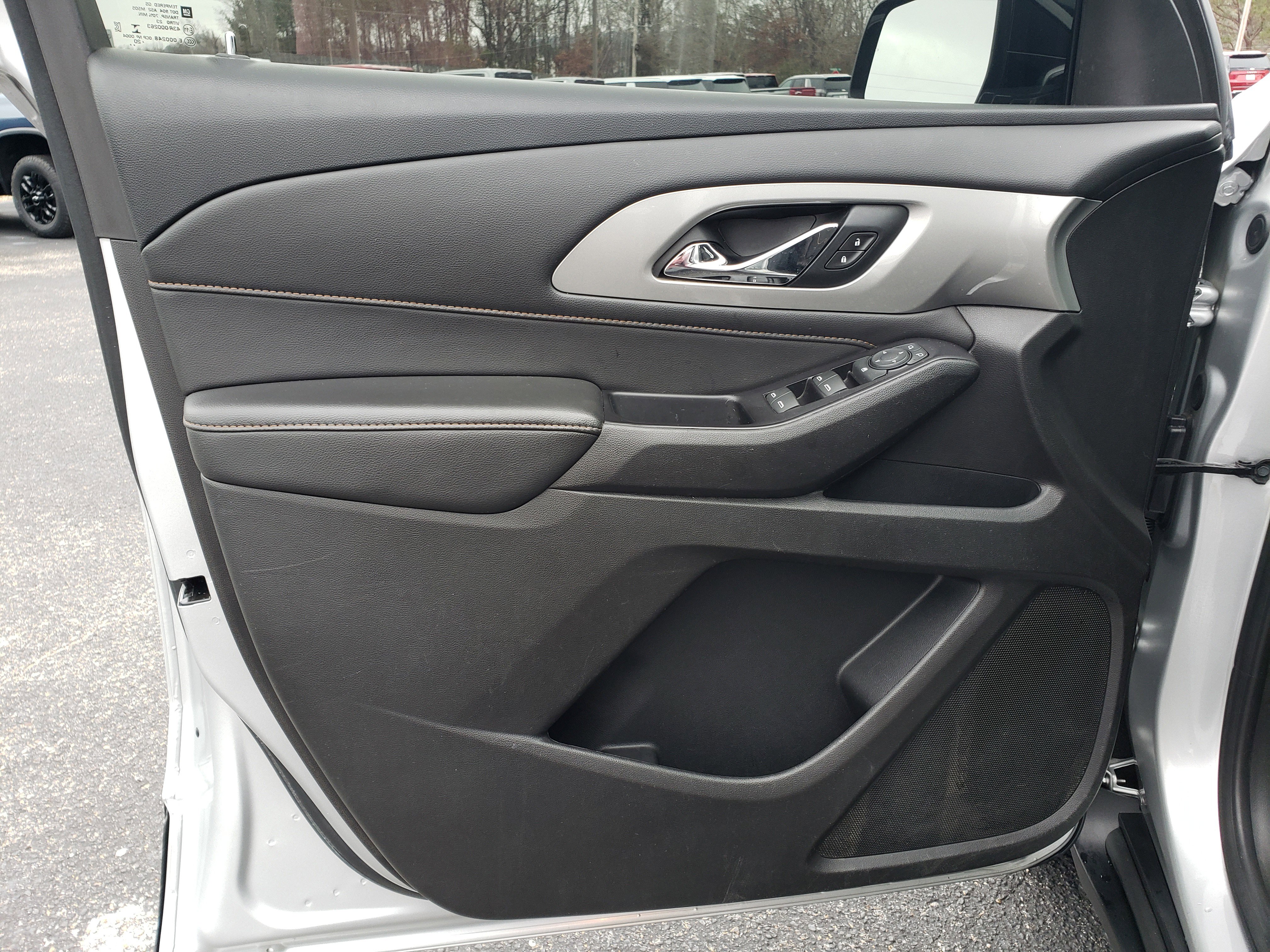 Used 2020 Chevrolet Traverse LS image 11