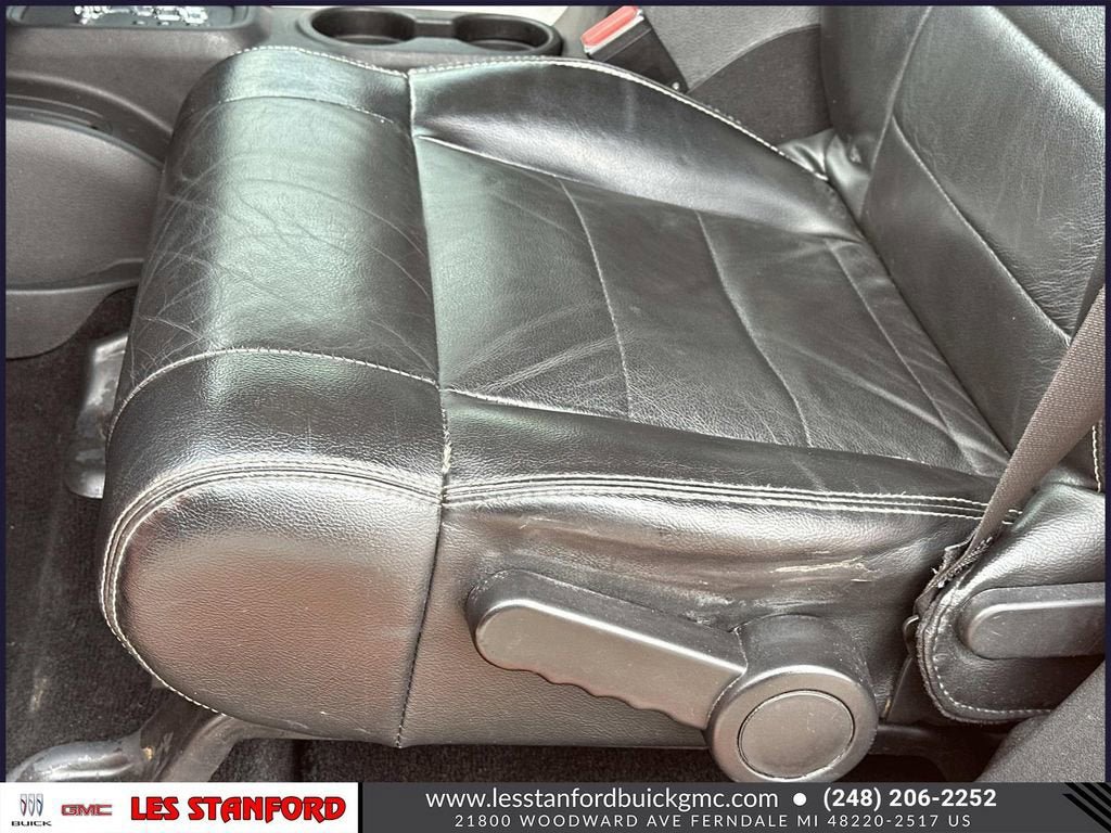 Used 2012 Jeep Wrangler Unlimited Sahara w/ Dual Top Group AWD/4WD image 18