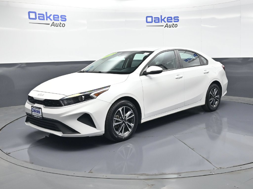Certified 2023 Kia Forte LXS w/ LXS Technology Package FWD image 3