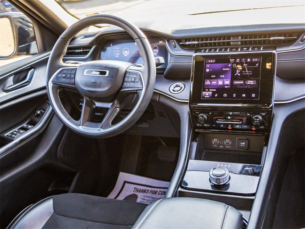 Used 2024 Jeep Grand Cherokee L Laredo image 20