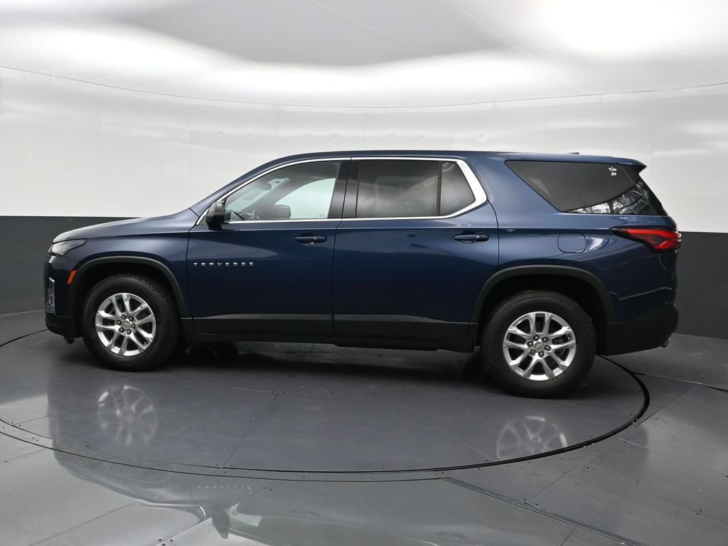 Used 2022 Chevrolet Traverse LS FWD image 2