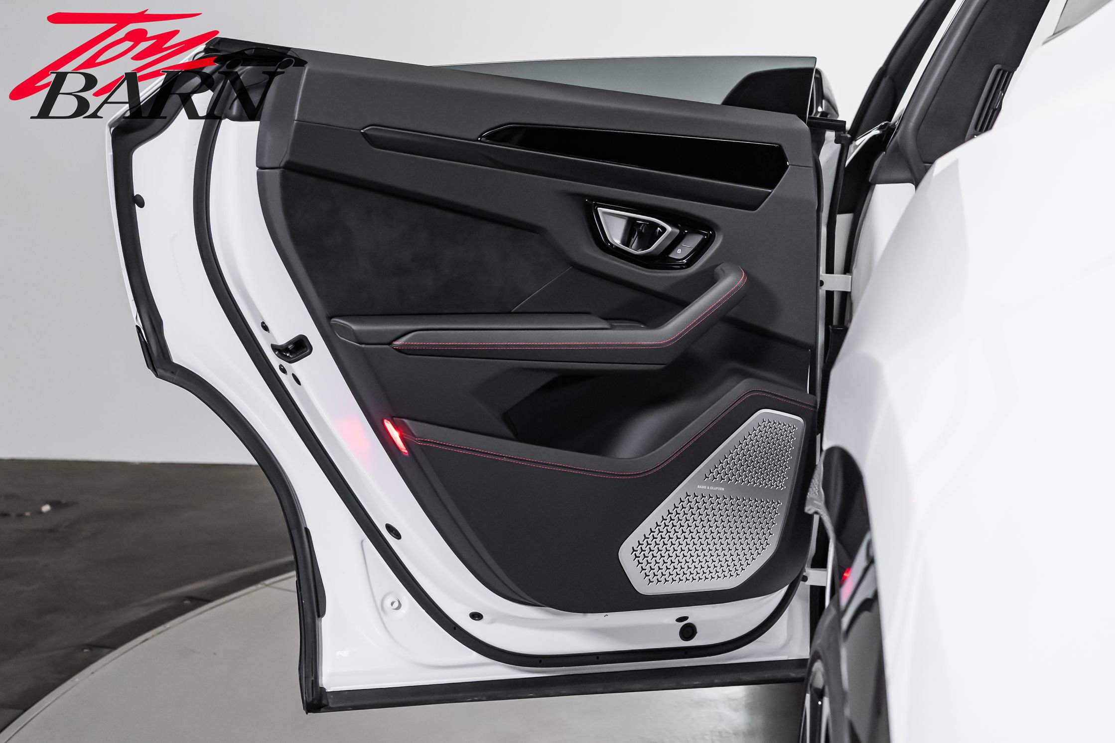 Used 2022 Lamborghini Urus AWD/4WD image 53