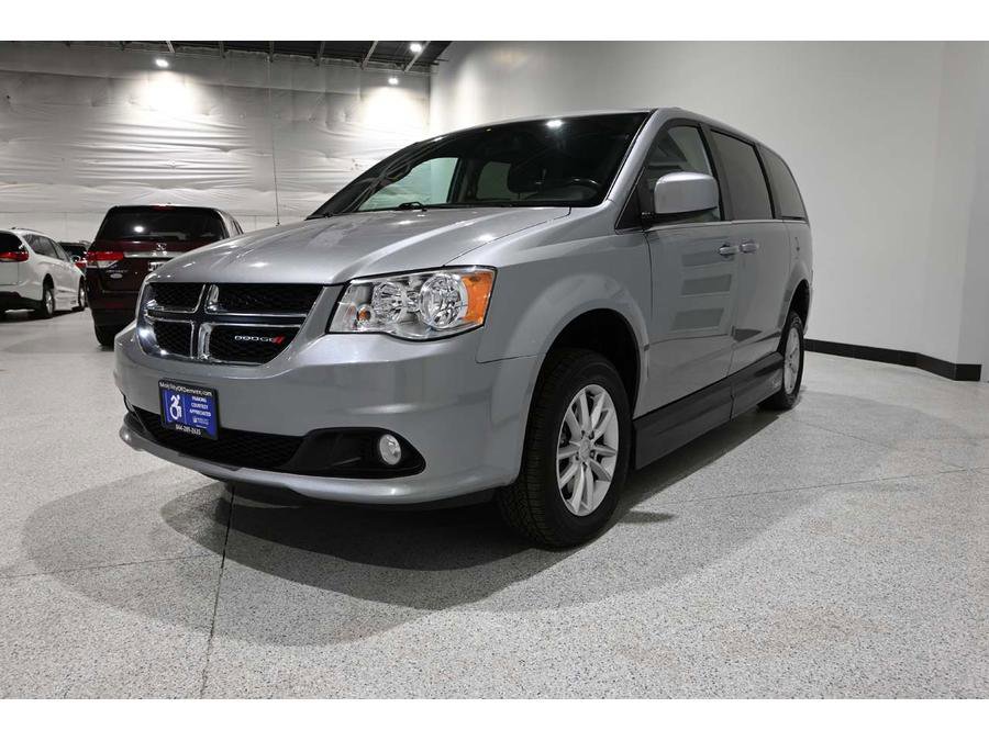 Used 2019 Dodge Grand Caravan SXT image 9