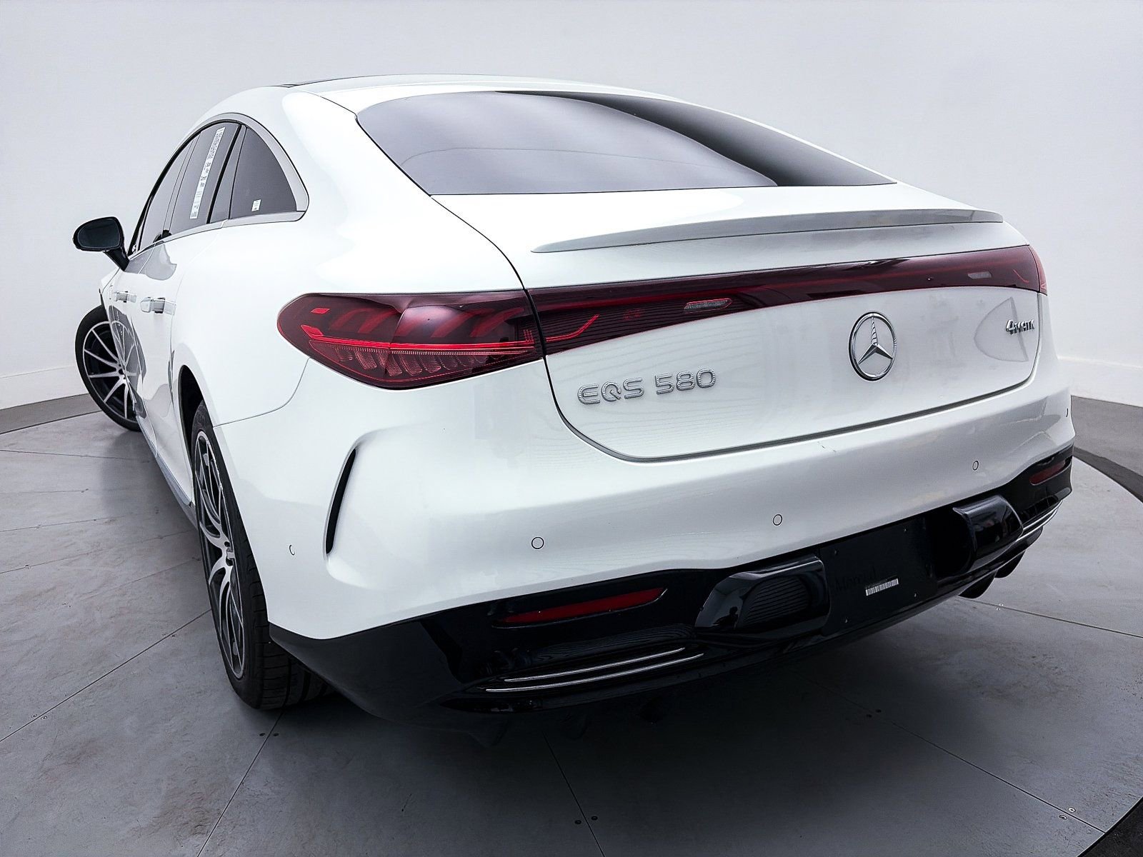 Used 2022 Mercedes-Benz EQS 580 4MATIC Sedan image 4