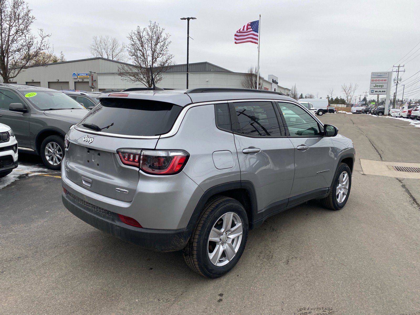 Used 2022 Jeep Compass Latitude w/ Convenience Group image 7