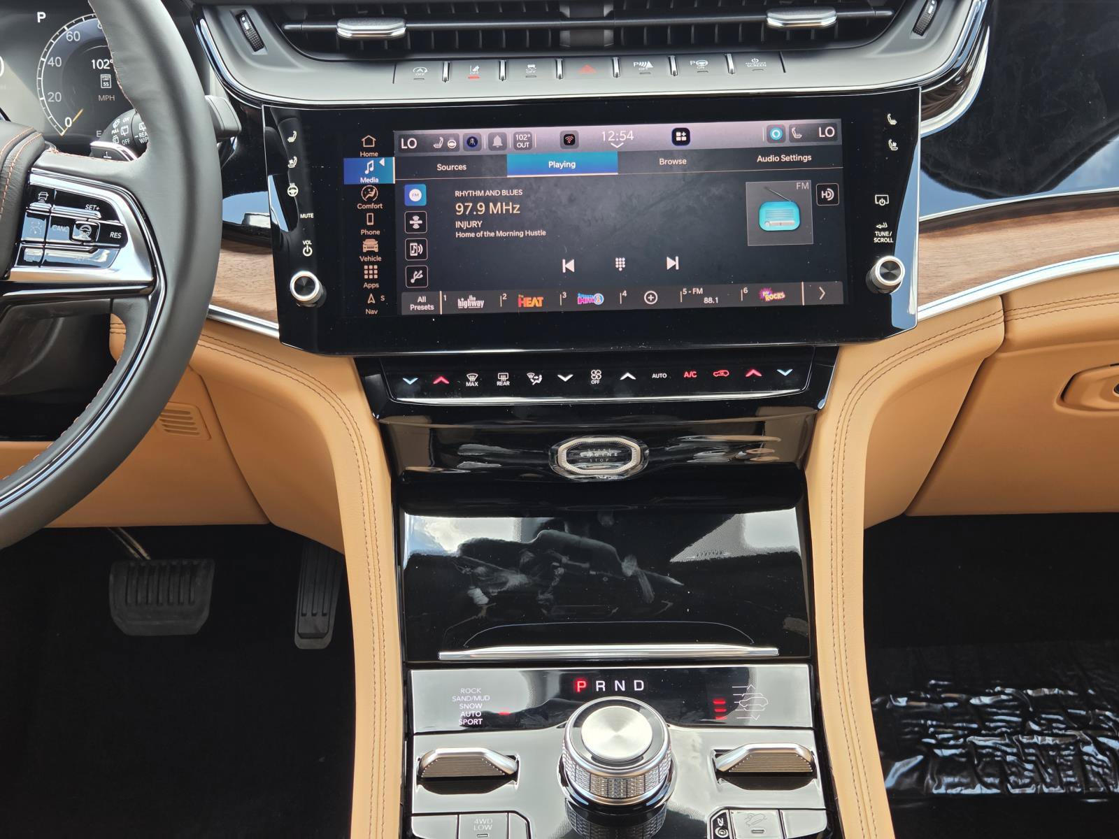 New 2027 Jeep Grand Cherokee Summit AWD/4WD image 10