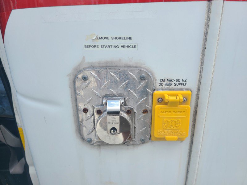 Used 1999 Ford E-450 and Econoline 450 image 29