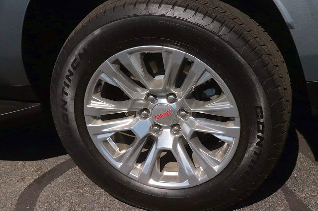 Used 2025 GMC Yukon XL Denali AWD/4WD image 8