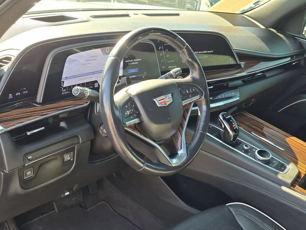 Certified 2022 Cadillac Escalade Premium Luxury RWD image 2