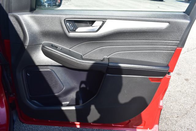 Used 2024 Ford Escape Platinum AWD/4WD image 45
