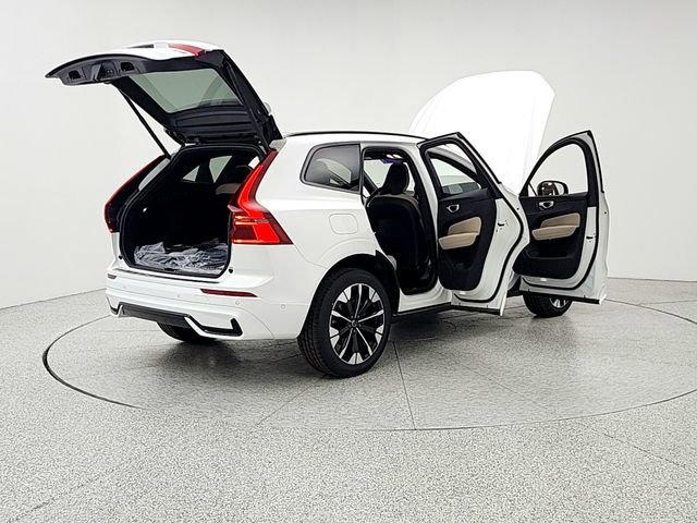 New 2026 Volvo XC60 B5 Plus w/ Protection Package Premier AWD/4WD image 11