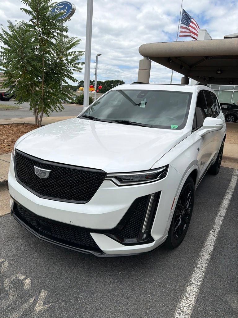 Used 2023 Cadillac XT6 Sport w/ LPO, ONYX Package AWD/4WD image 5