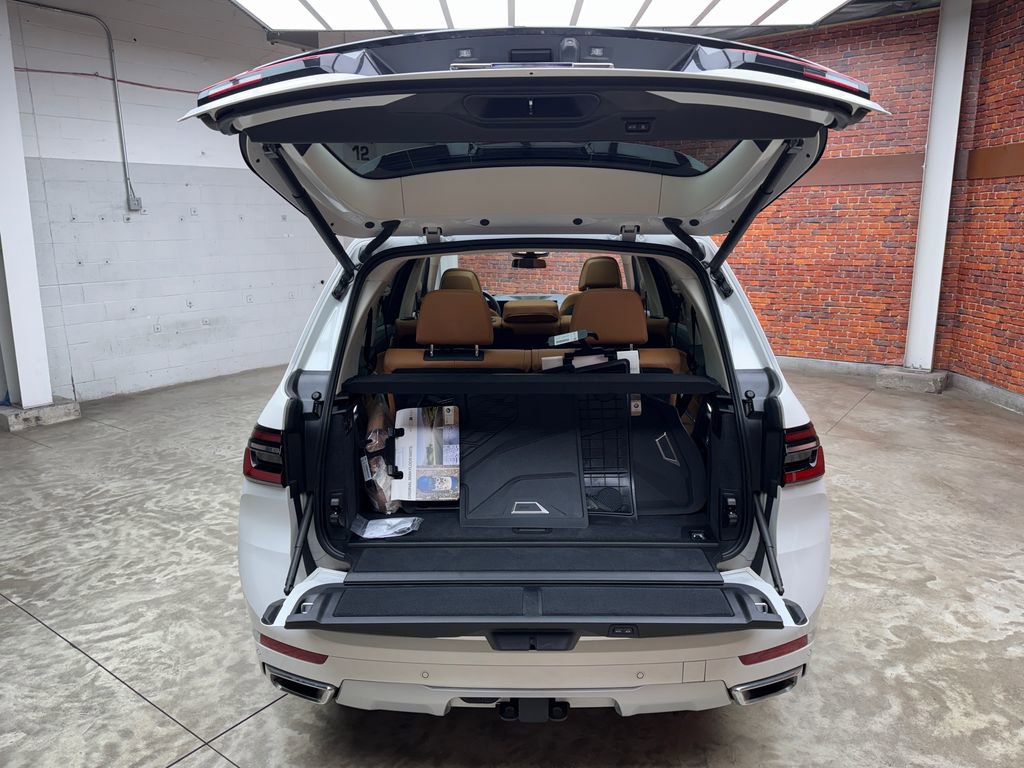 Certified 2024 BMW X7 xDrive40i w/ Climate Comfort Package image 30