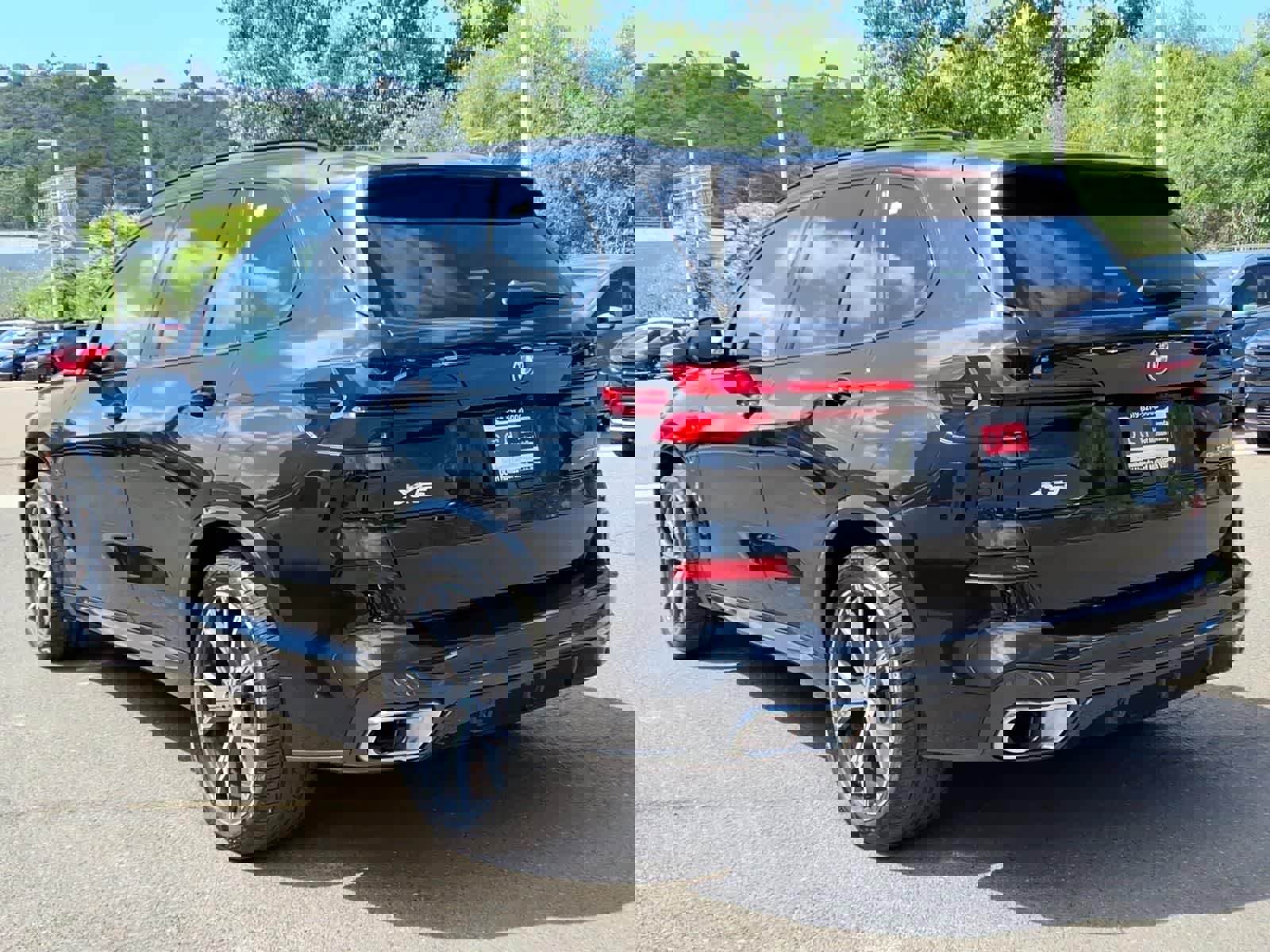 Used 2025 BMW X5 xDrive50e w/ M Sport Package image 7