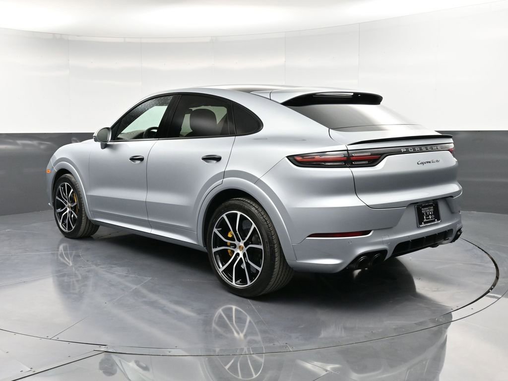 Certified 2023 Porsche Cayenne Turbo image 3