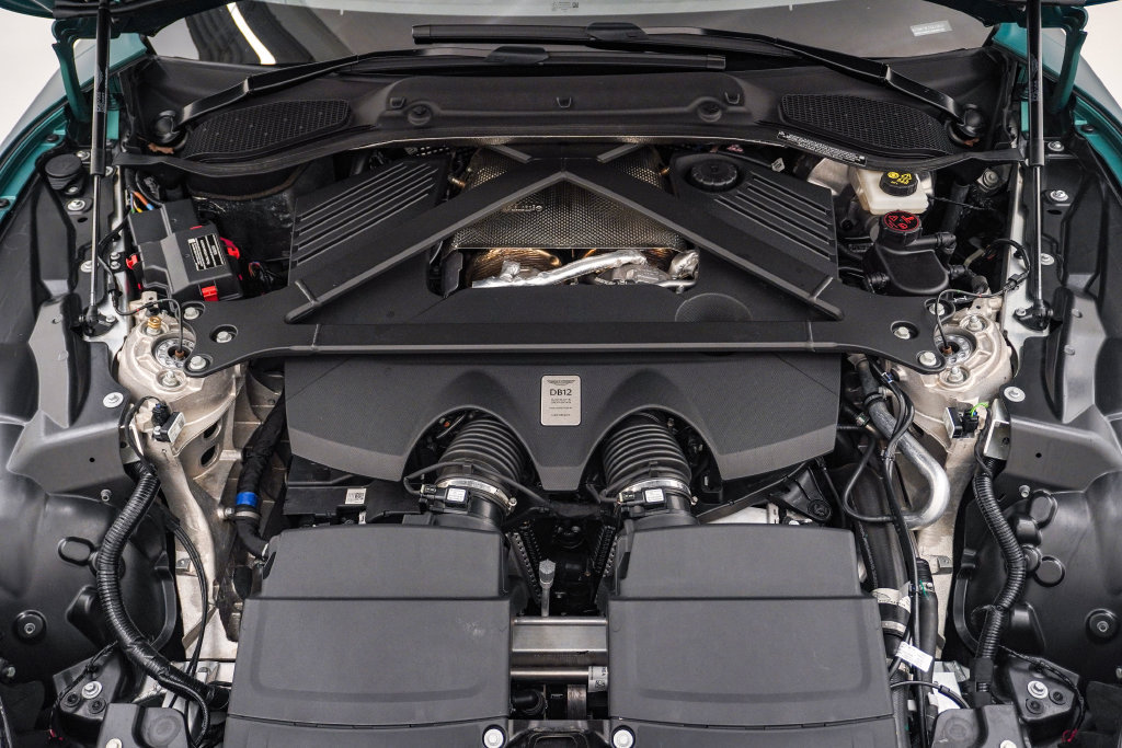 Used 2025 Aston Martin DB12 Coupe RWD image 33