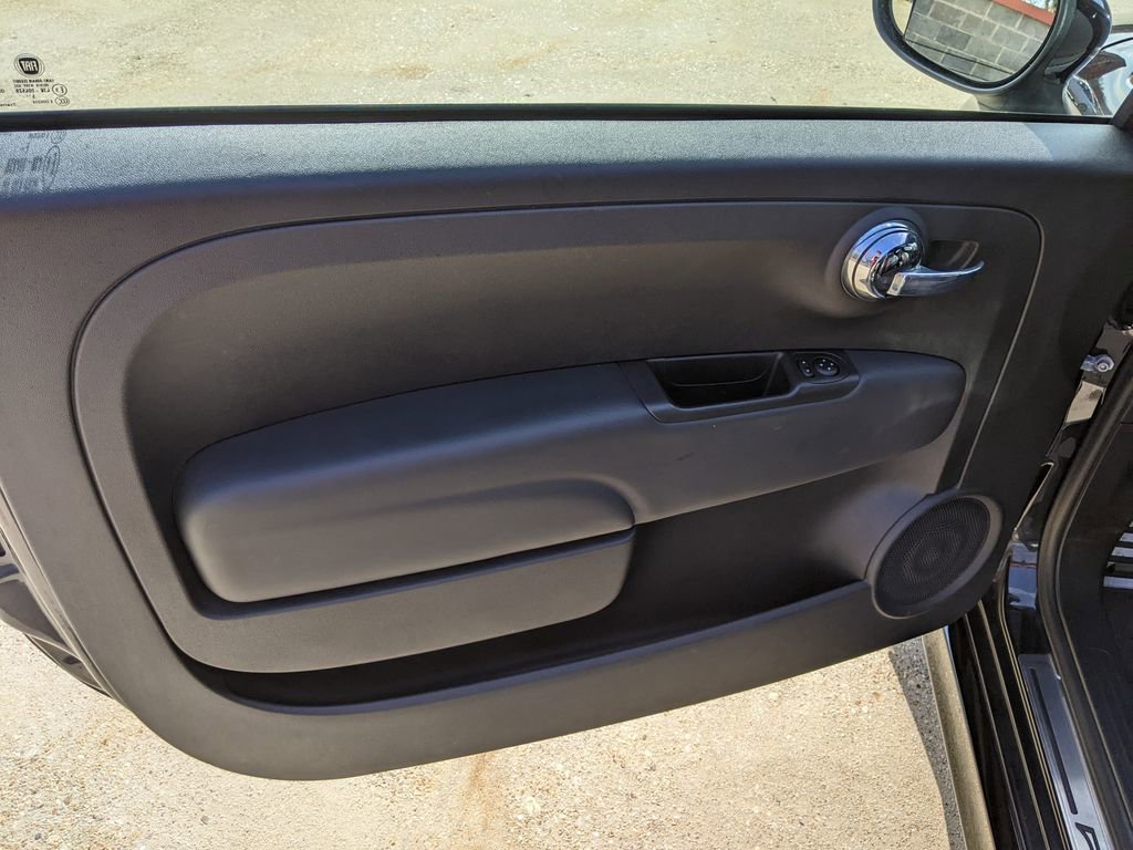 Used 2015 FIAT 500 Abarth w/ Beats Audio Package image 9