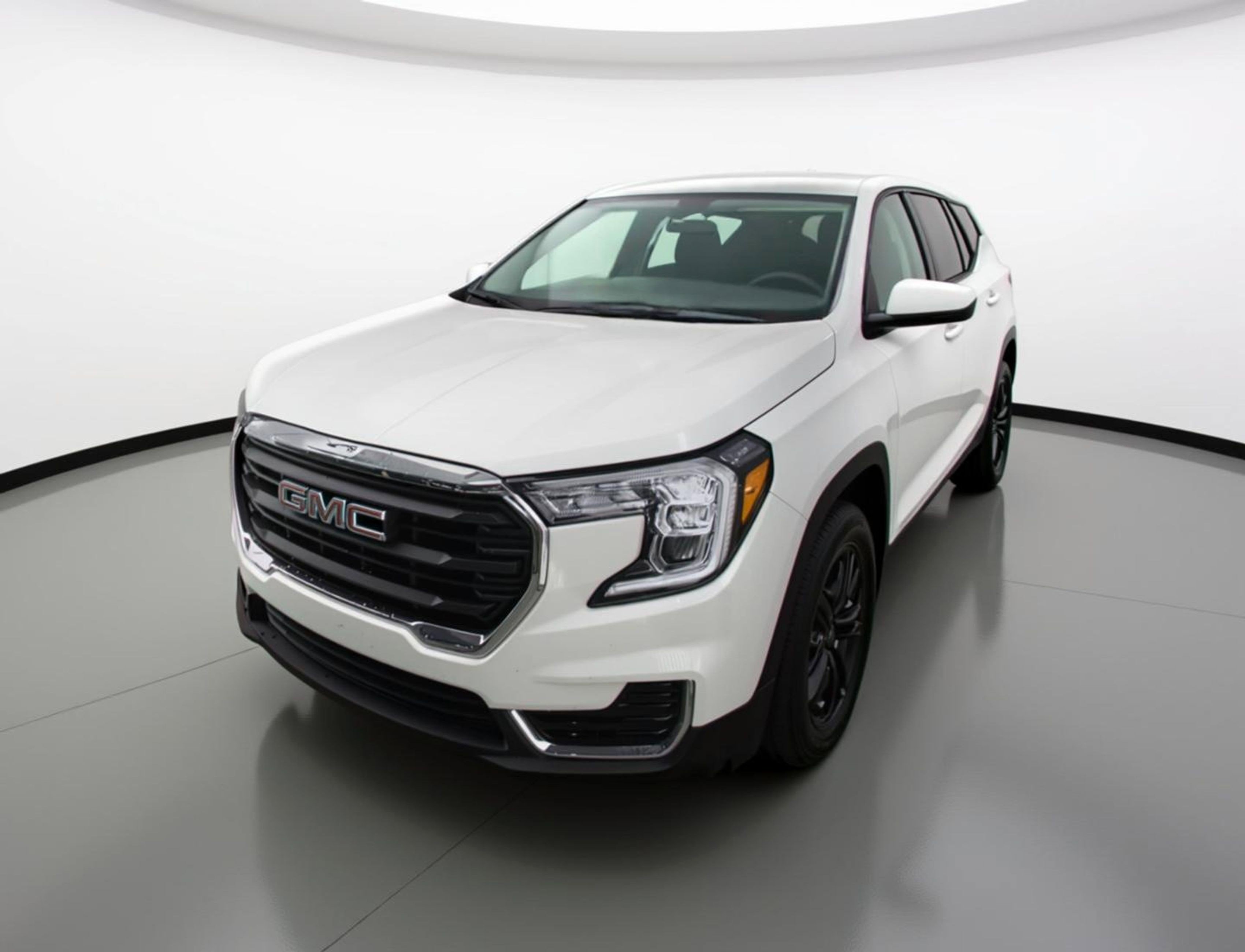 Used 2024 GMC Terrain SLE image 3