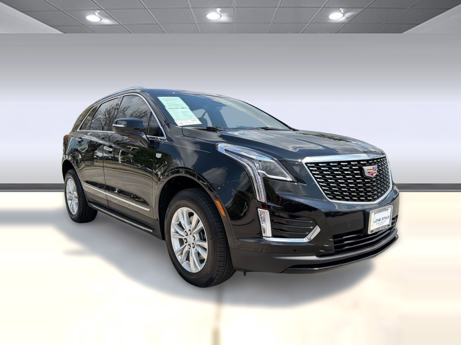 Certified 2025 Cadillac XT5 Luxury w/ LPO, Floor Liner Package FWD image 6