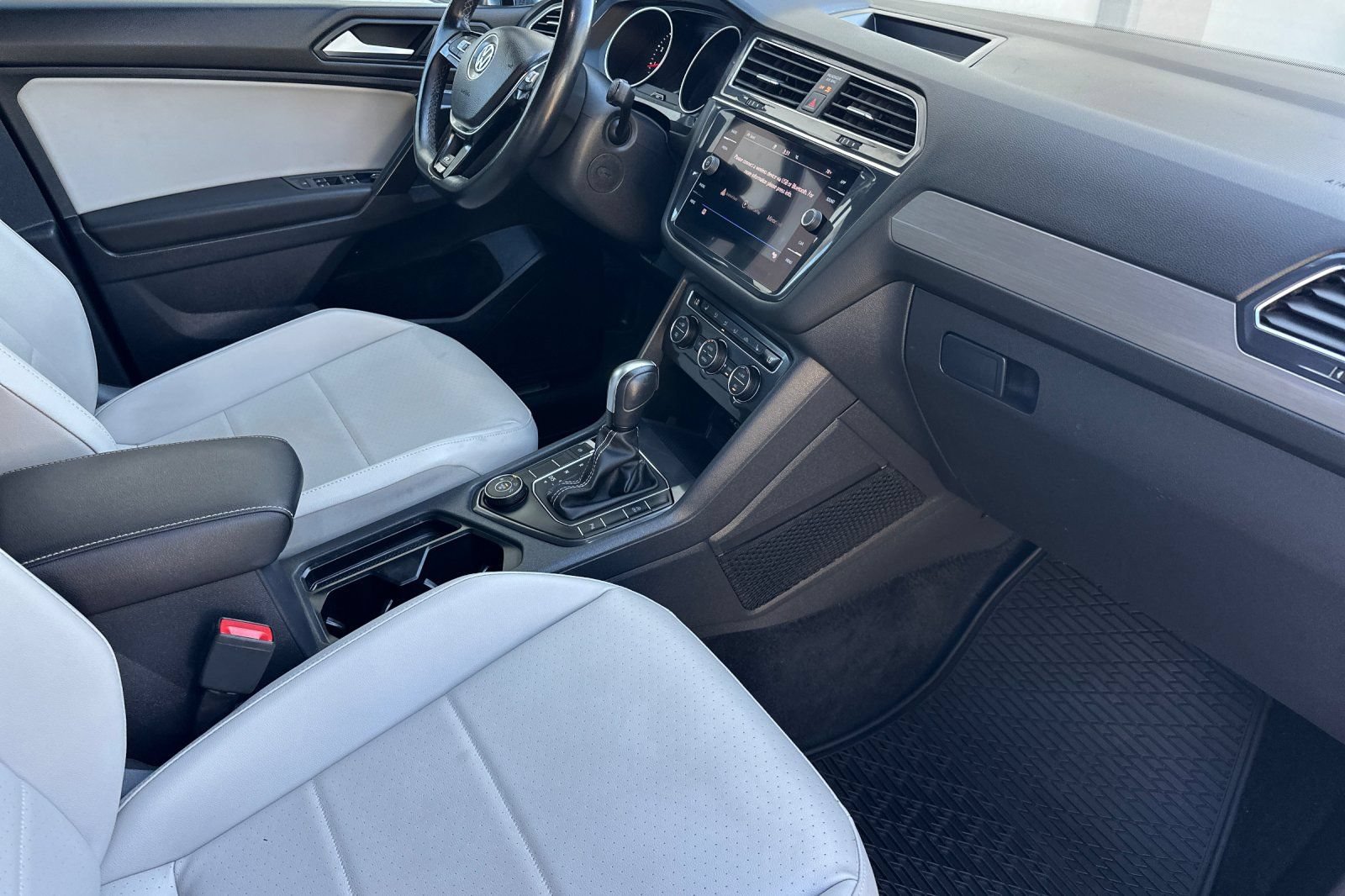 Used 2021 Volkswagen Tiguan SE R-Line AWD/4WD image 15