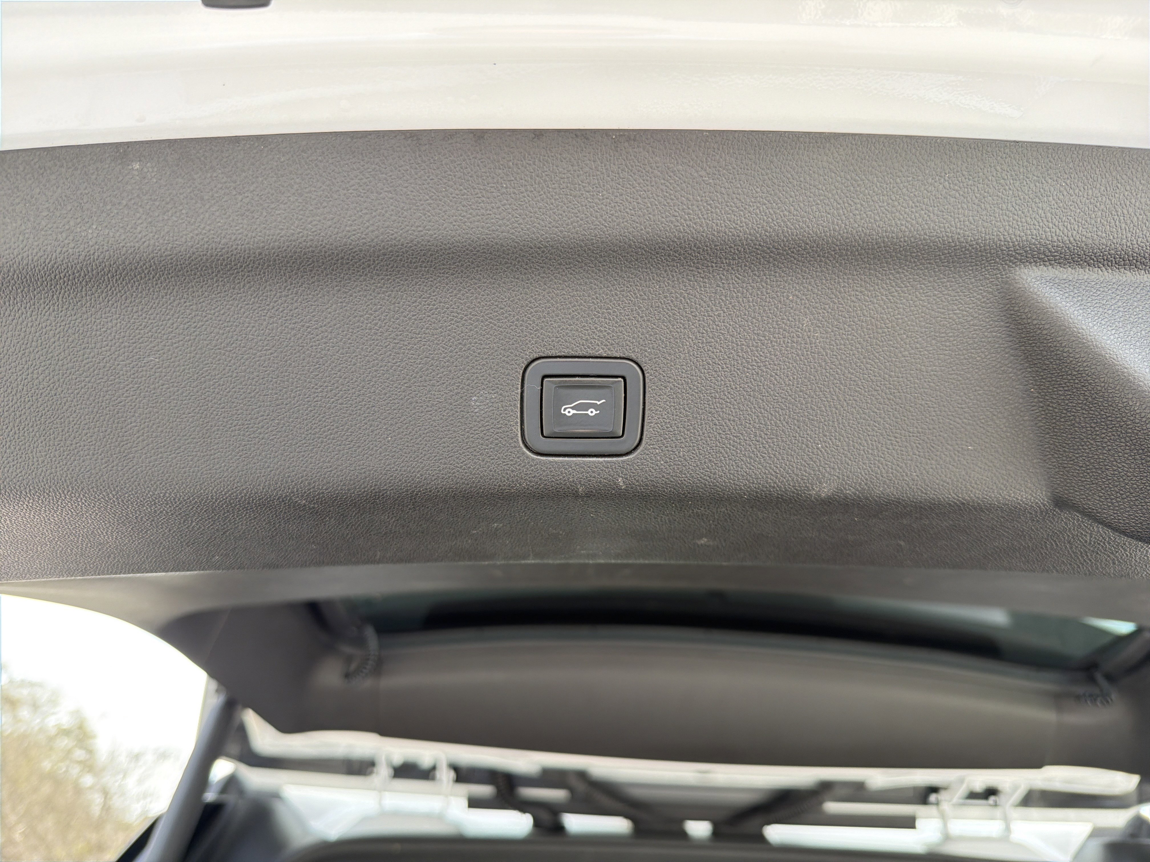 Used 2021 Chevrolet Tahoe Z71 w/ Z71 Off-Road Package image 24