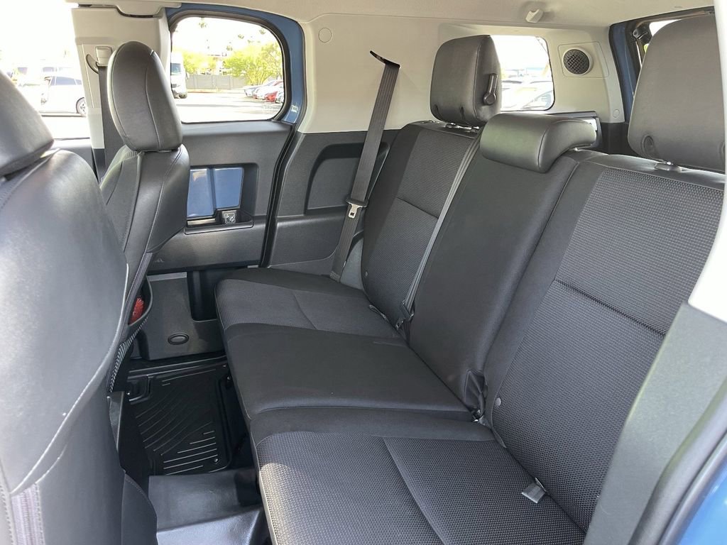 Used 2013 Toyota FJ Cruiser 4WD w/ Upgrade Pkg image 18