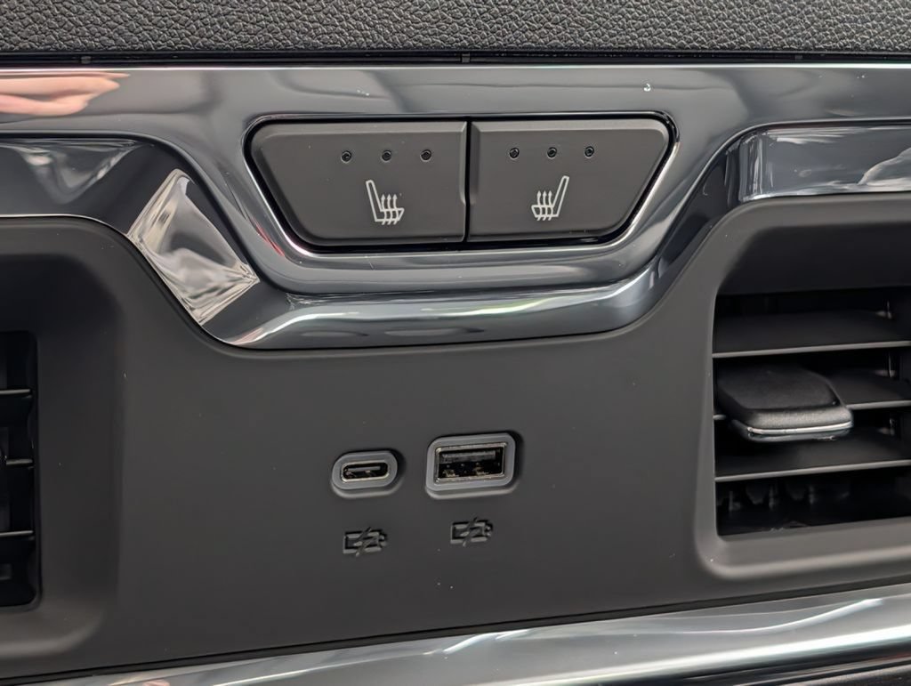 New 2026 GMC Sierra 3500 Denali w/ Denali Reserve Package AWD/4WD image 43