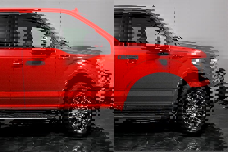 Used 2018 Ford F150 Lariat w/ Equipment Group 502A Luxury image 11