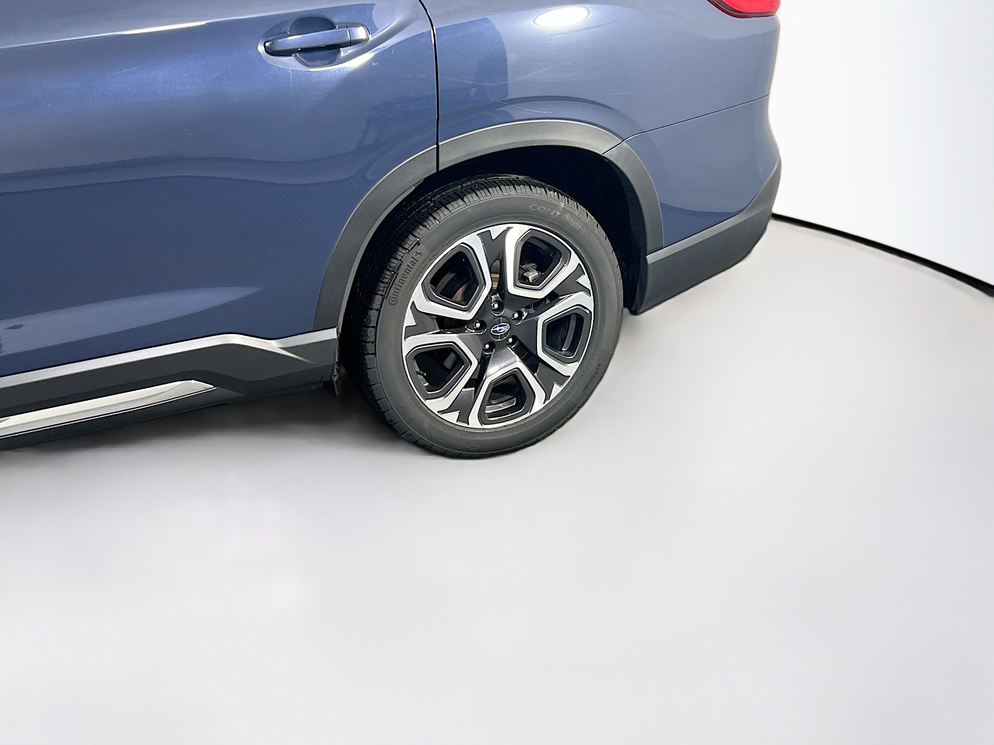 Used 2023 Subaru Ascent Limited w/ Technology Package image 32