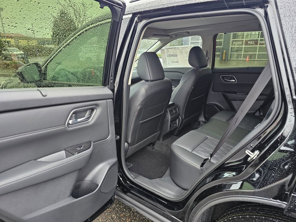 New 2026 Nissan Rogue Platinum image 12