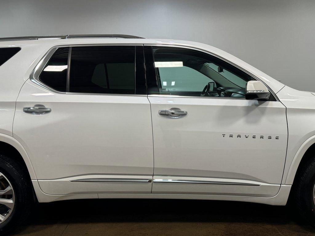 Used 2021 Chevrolet Traverse Premier image 32