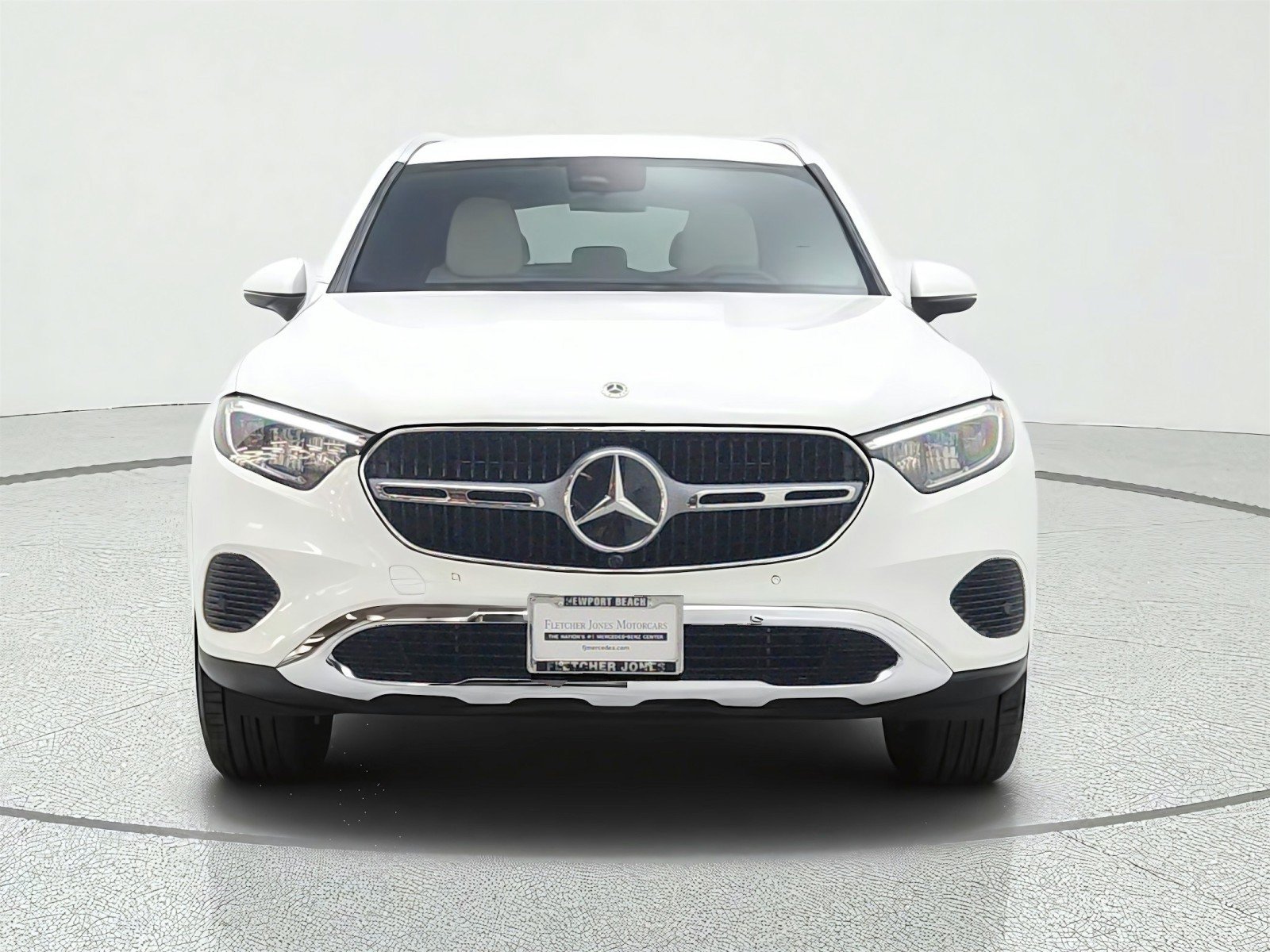 Used 2026 Mercedes-Benz GLC 300 image 2