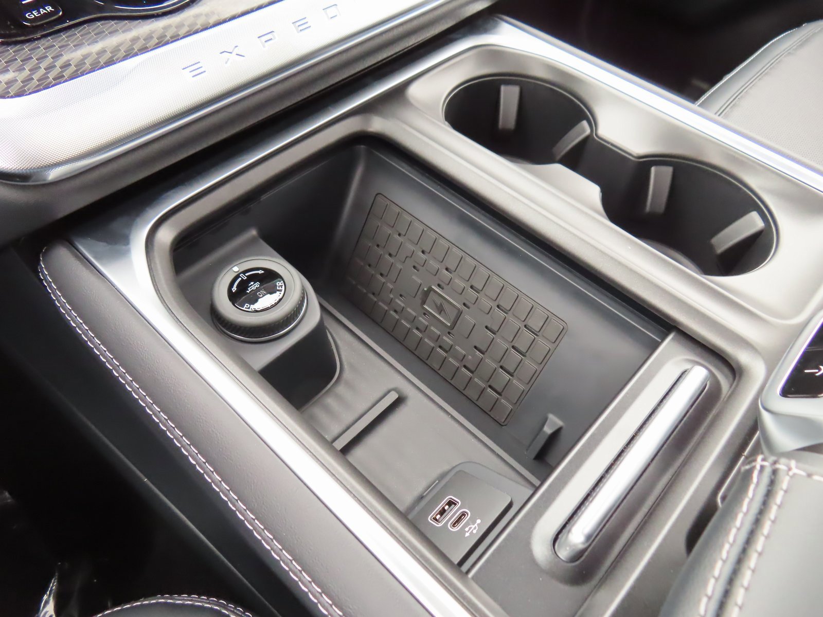 New 2025 Ford Expedition Max Platinum w/ Stealth Appearance Package image 15