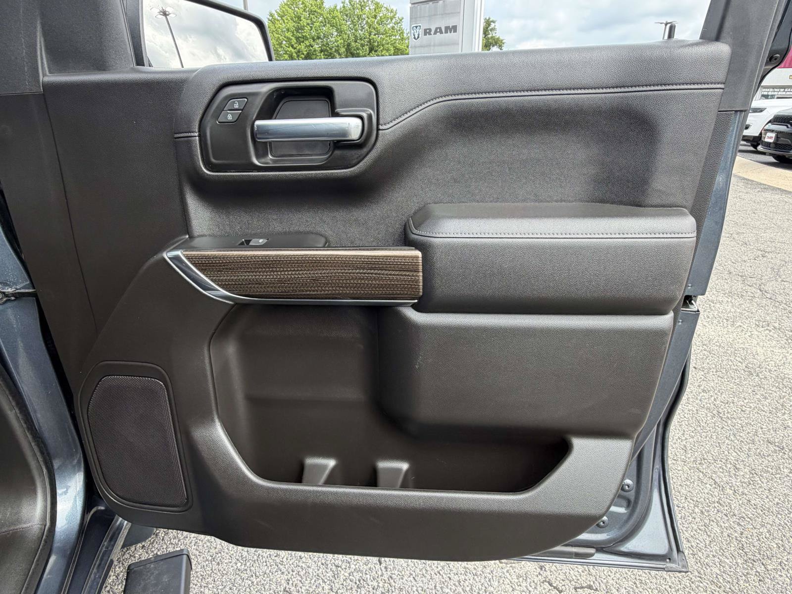 Used 2022 Chevrolet Silverado 1500 LT AWD/4WD image 34