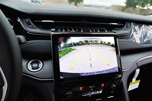 New 2023 Jeep Grand Cherokee Limited 4xe image 36