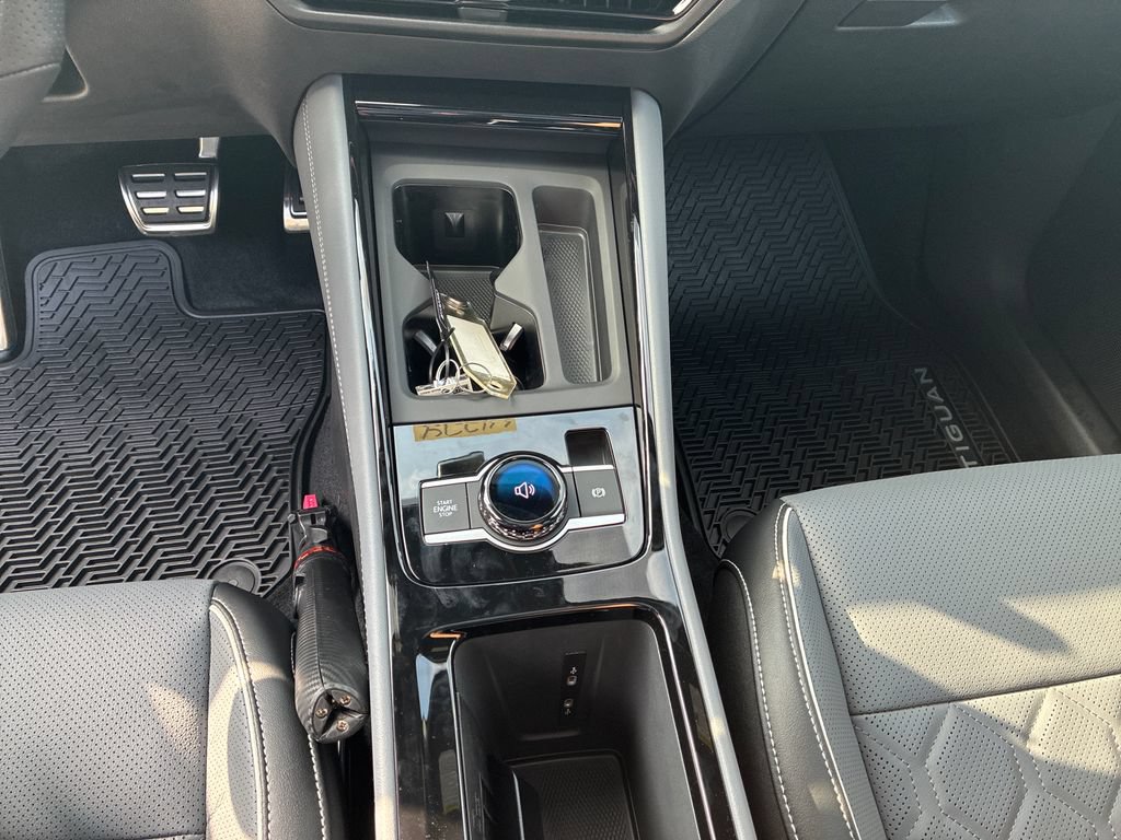 New 2026 Volkswagen Tiguan SEL R-Line AWD/4WD image 15
