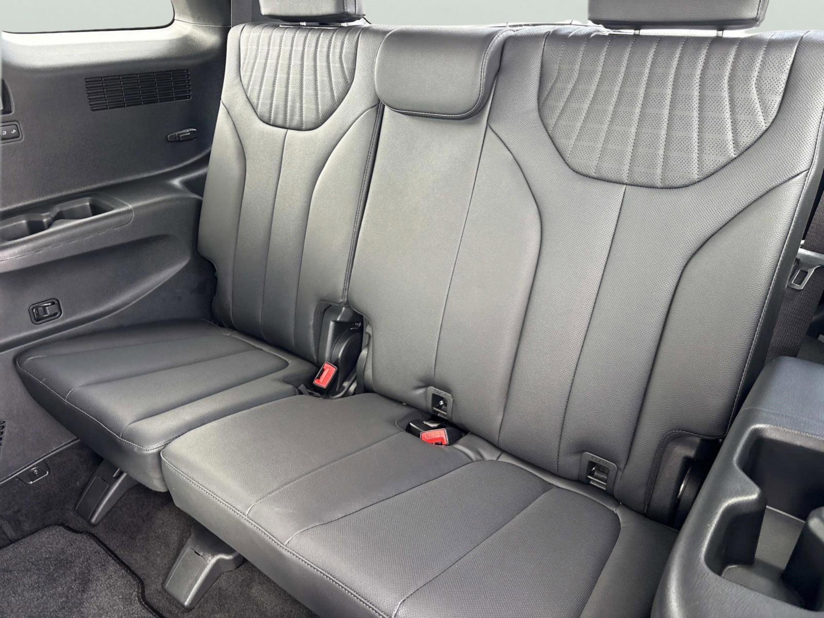 Used 2024 Hyundai Palisade Limited image 19