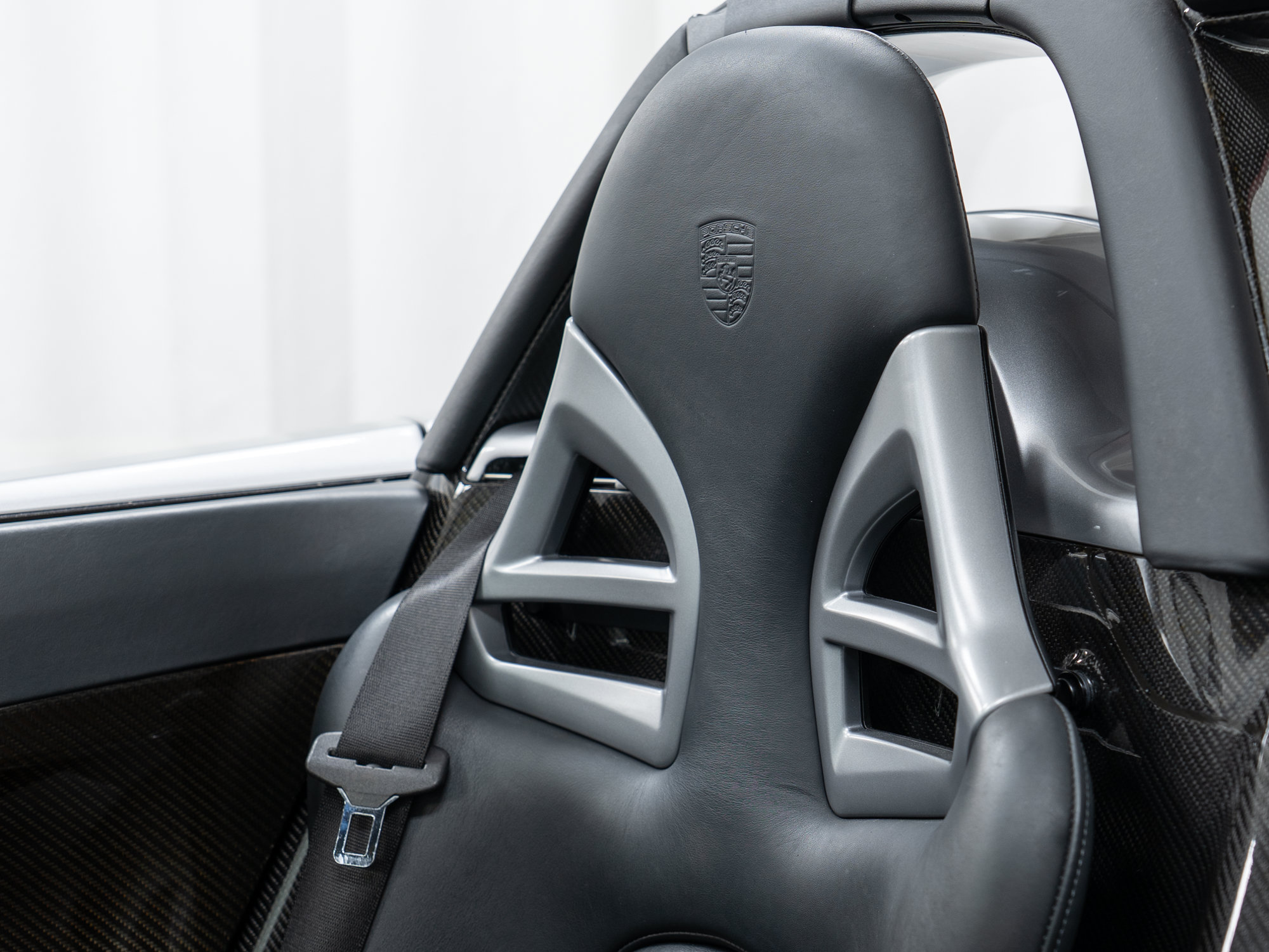 Used 2005 Porsche Carrera GT RWD image 27