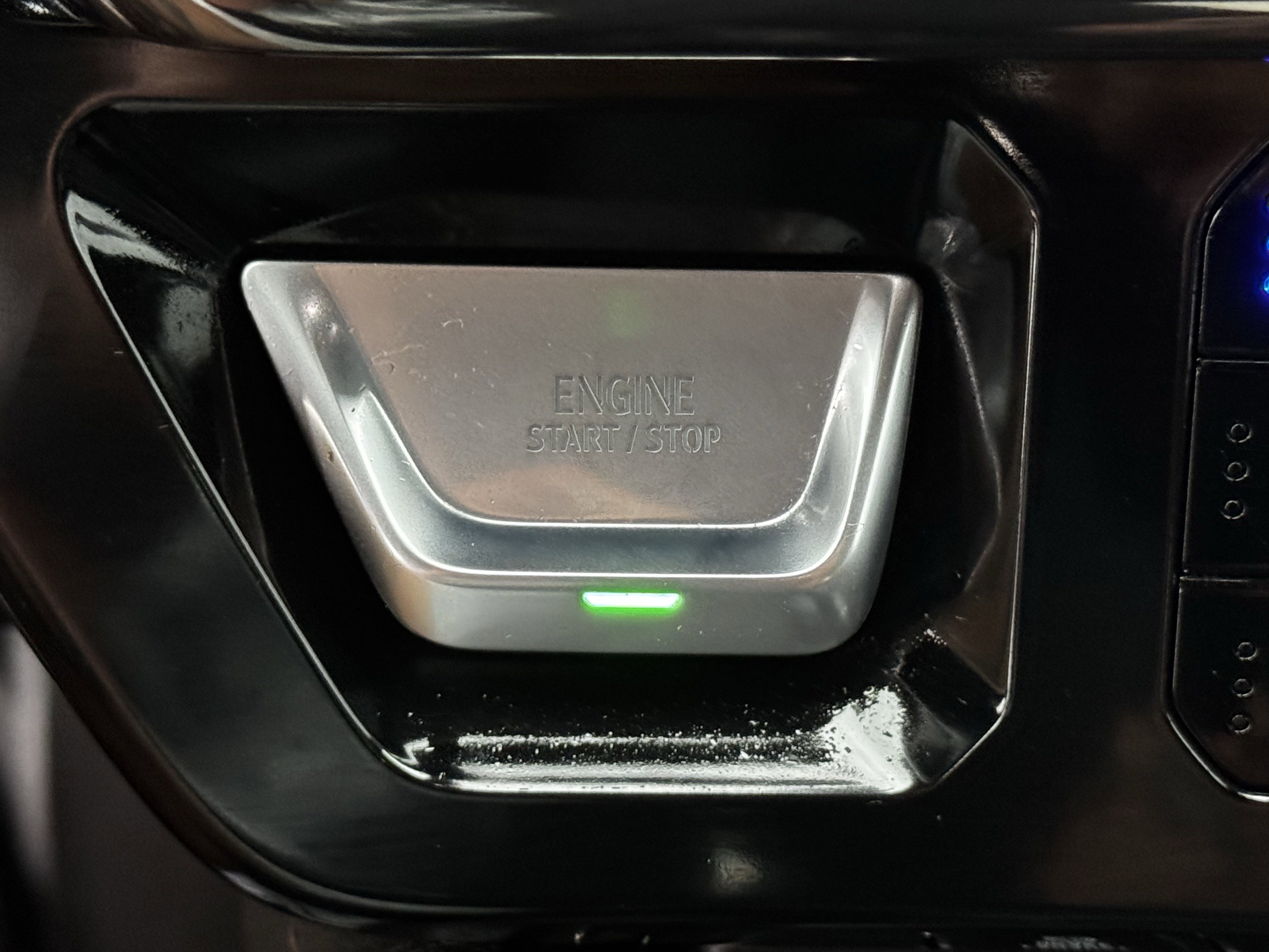 Used 2025 GMC Sierra 2500 AT4 image 22