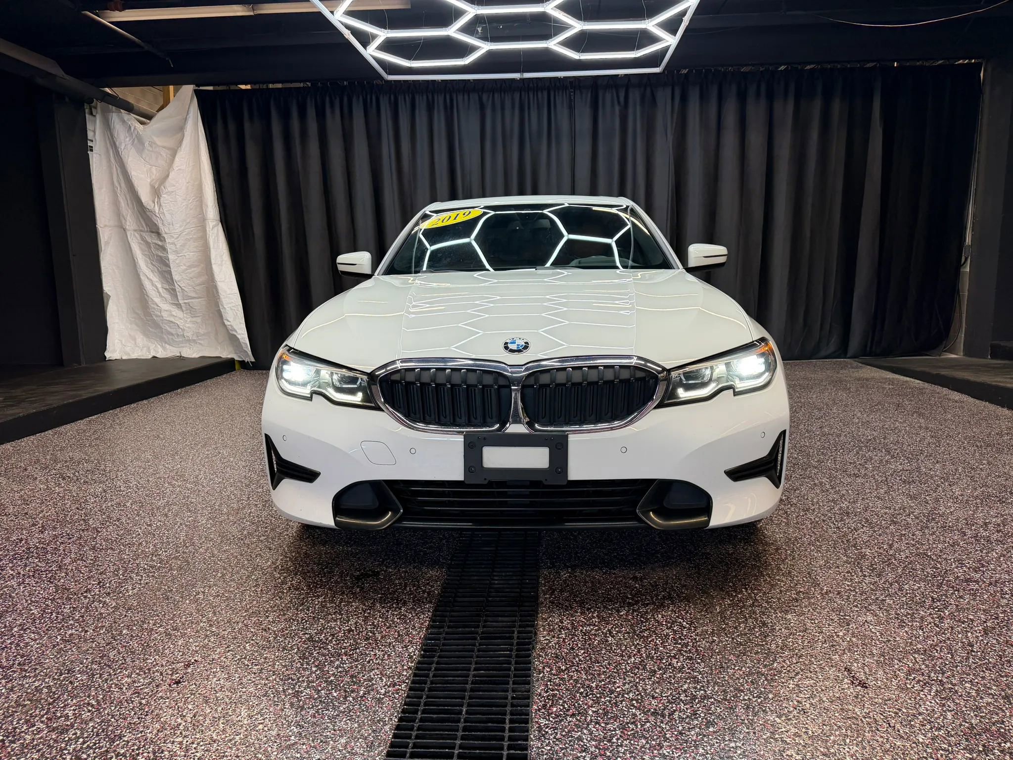 Used 2019 BMW 330i xDrive Sedan w/ Premium Package AWD/4WD image 2