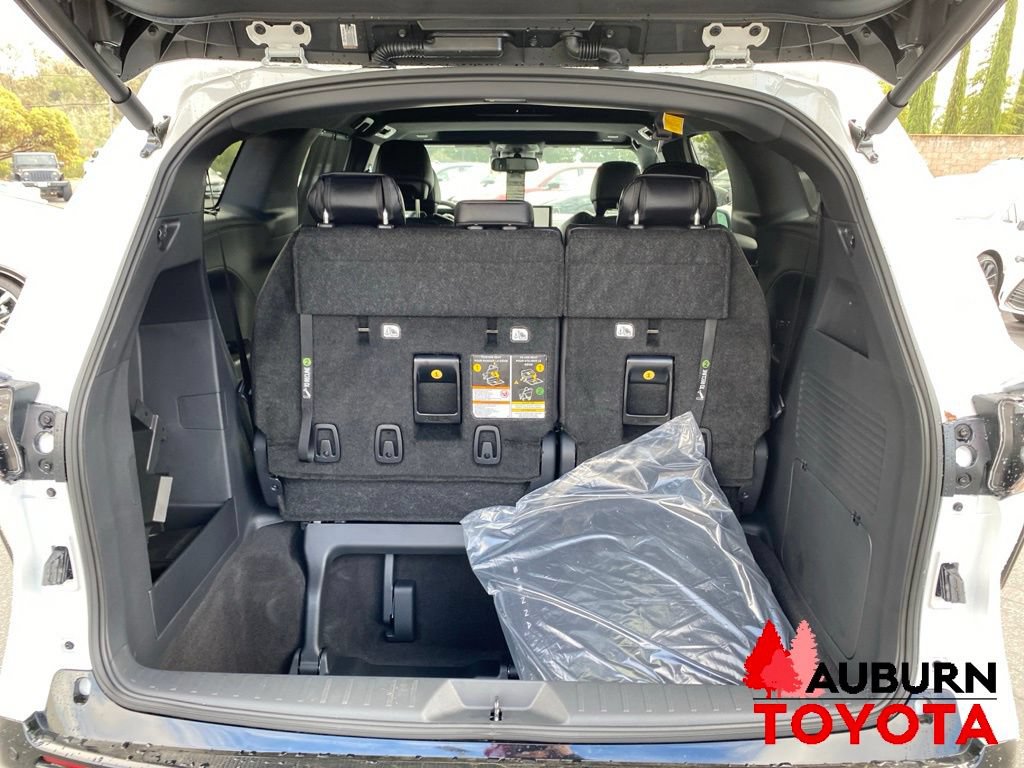 New 2026 Toyota Sienna Platinum AWD/4WD image 10