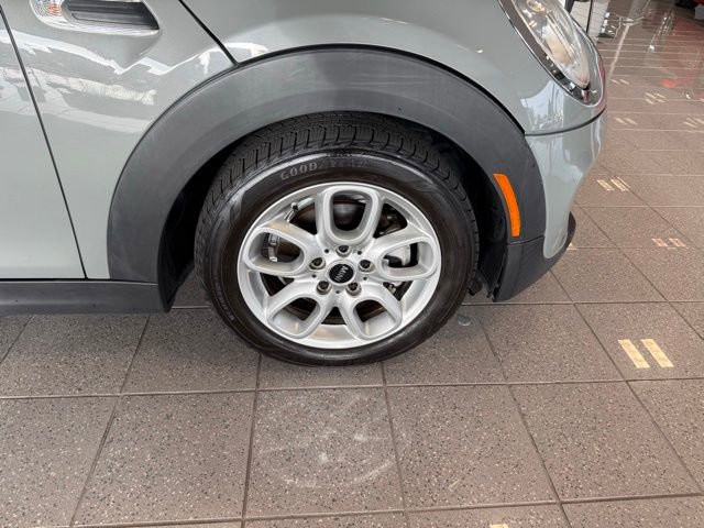 Used 2016 MINI Cooper 4-Door Hardtop image 10