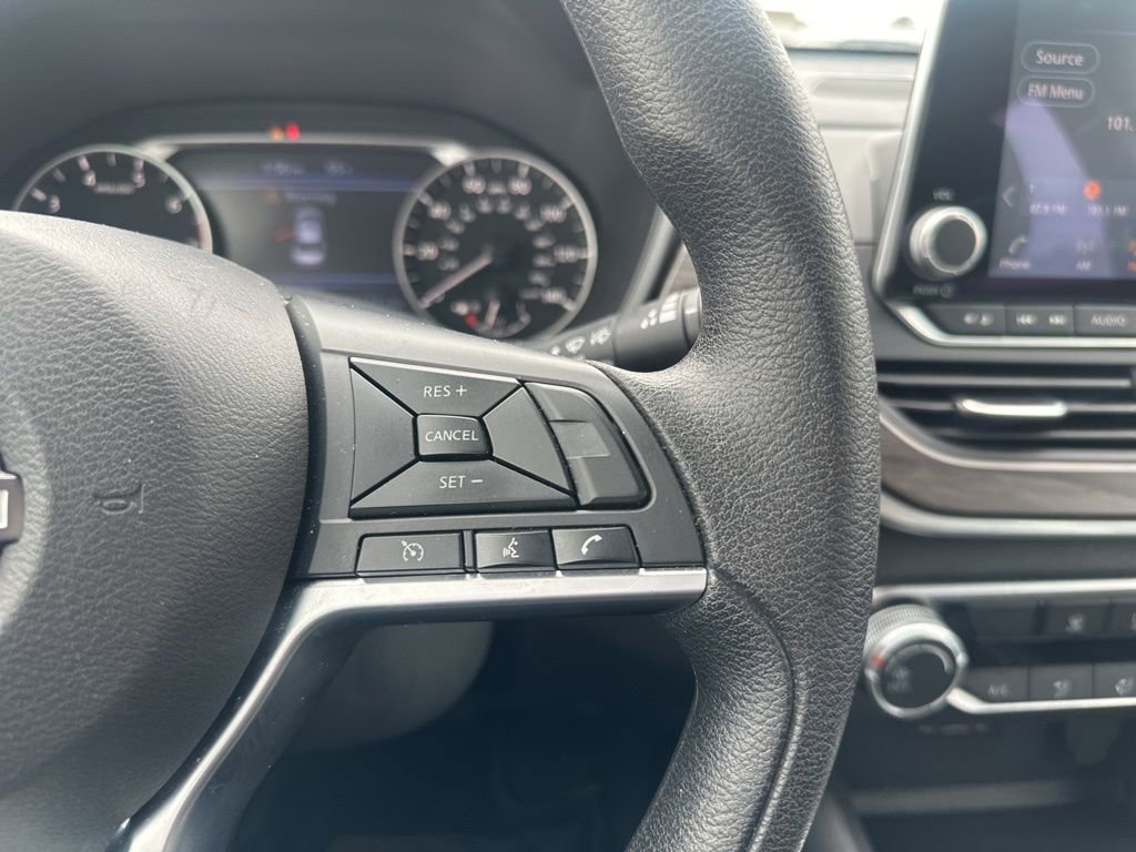 Used 2025 Nissan Altima 2.5 SV AWD/4WD image 25