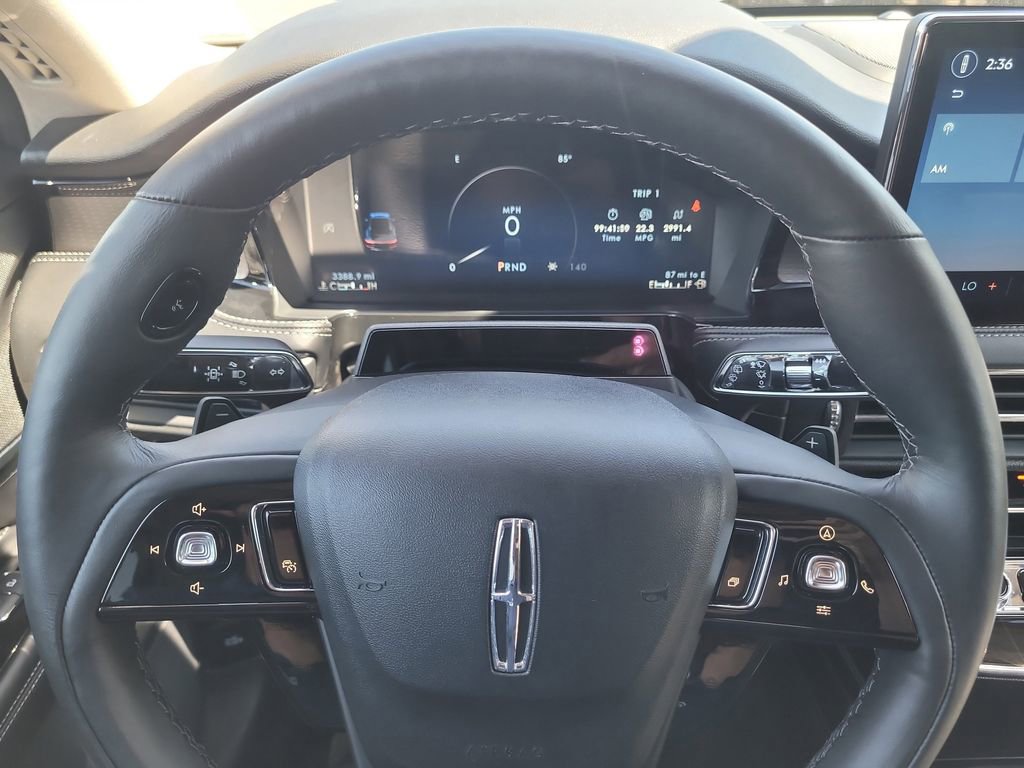 Used 2025 Lincoln Corsair Reserve w/ Equipment Group 202A image 27